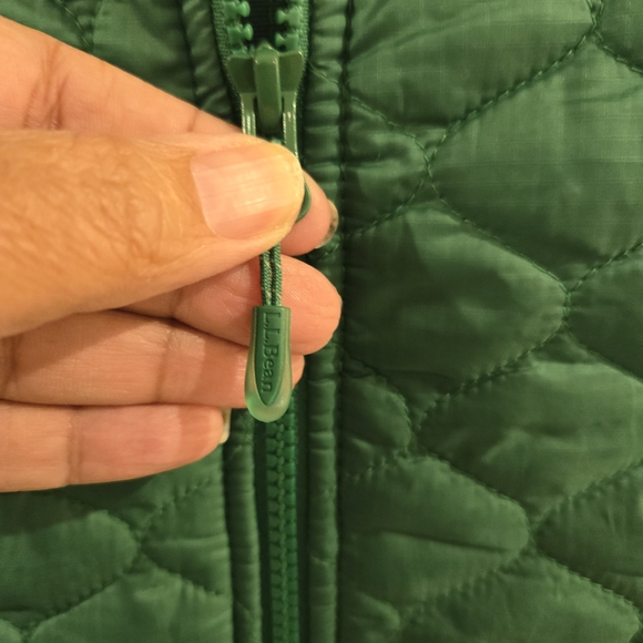 L.L. Bean Women's Green Quilted Vest Size Small. - Picture 5 of 10